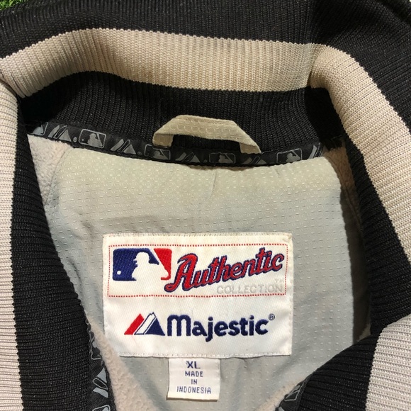 VTG Authentic Majestic Chicago Sox Grey Jacket - Picture 5 of 8